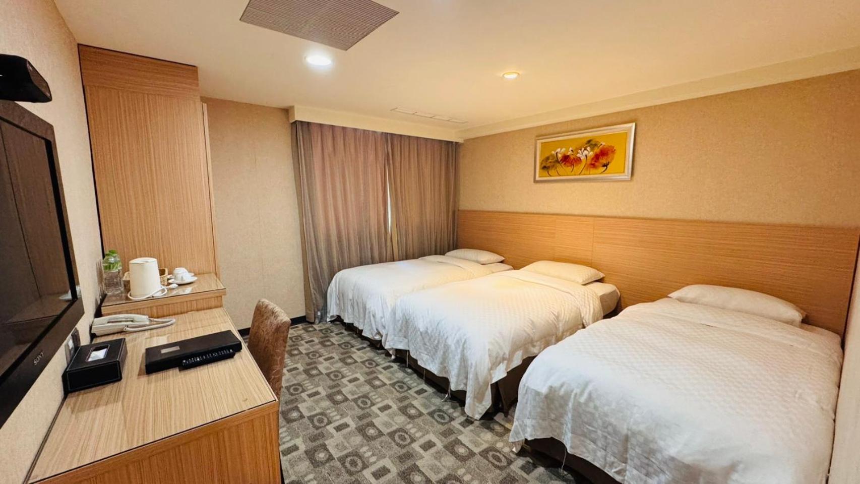 The Metro Hotel Taichung Esterno foto