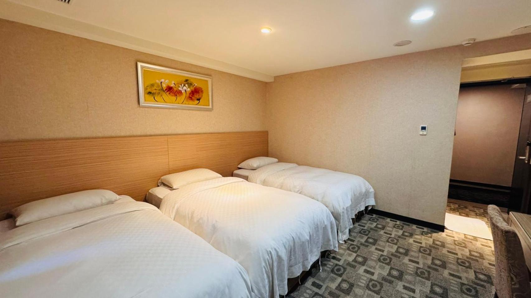 The Metro Hotel Taichung Esterno foto