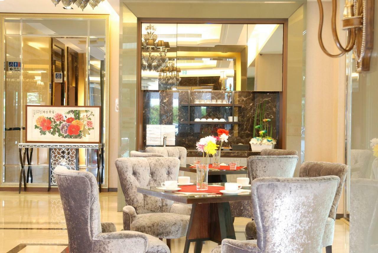 The Metro Hotel Taichung Esterno foto